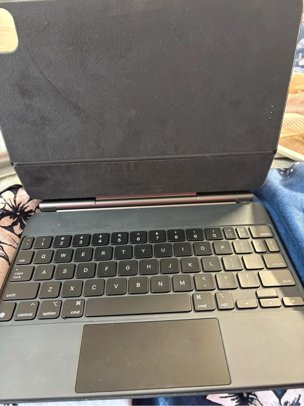 Apple A2261 Magic keyboard with Trackpad - Compatible with ipad 11